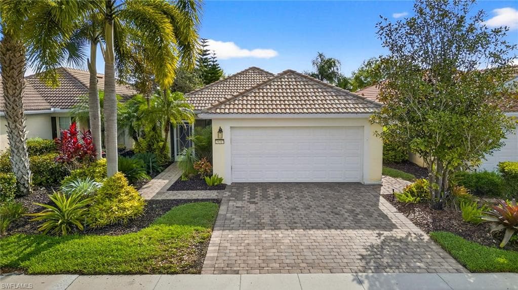 28517 Hammerhead LN BONITA SPRINGS, FL 34135