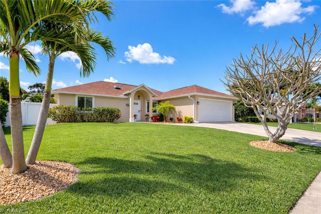 1421 Bermuda RD MARCO ISLAND, FL 34145