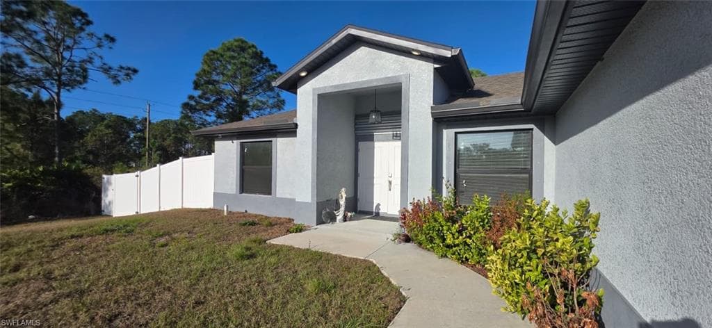 1703 Edison AVE LEHIGH ACRES, FL 33972
