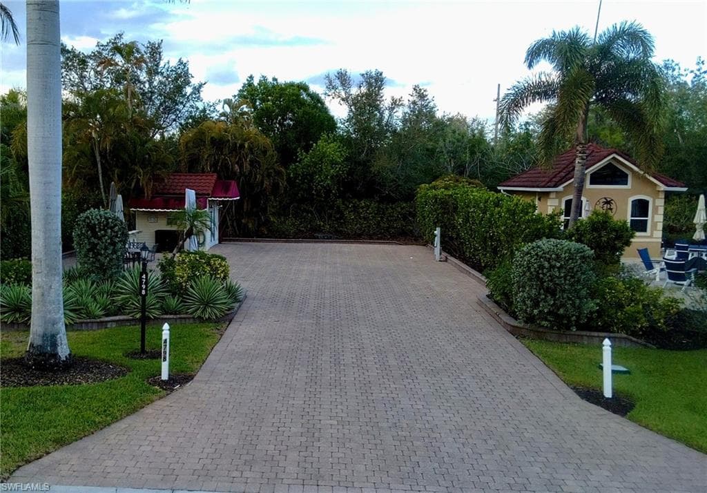 4798 Southern Breeze DR NAPLES, FL 34114