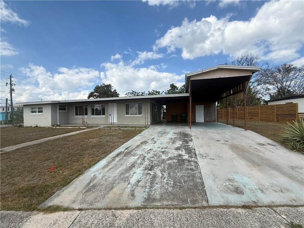 21422 Kenyon AVE PORT CHARLOTTE, FL 33952