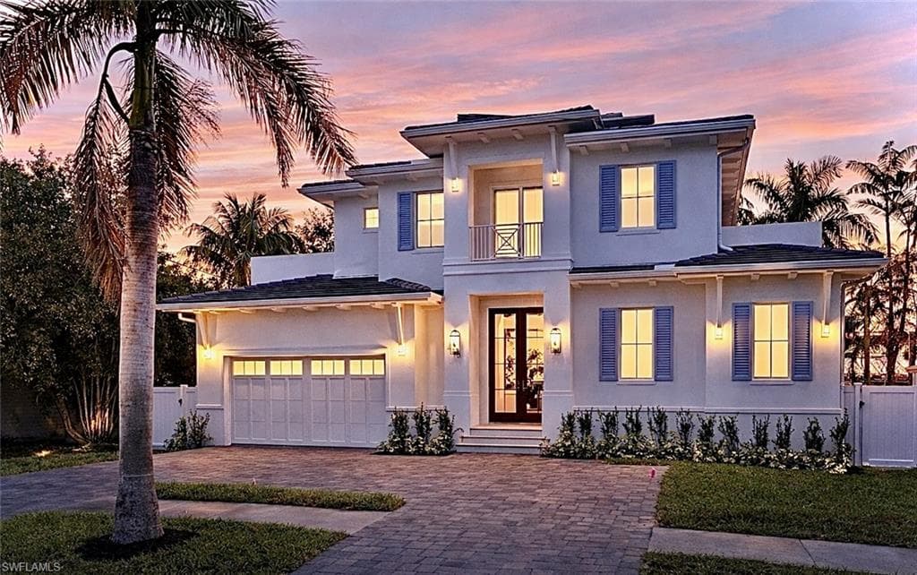 732 12th ST N NAPLES, FL 34102