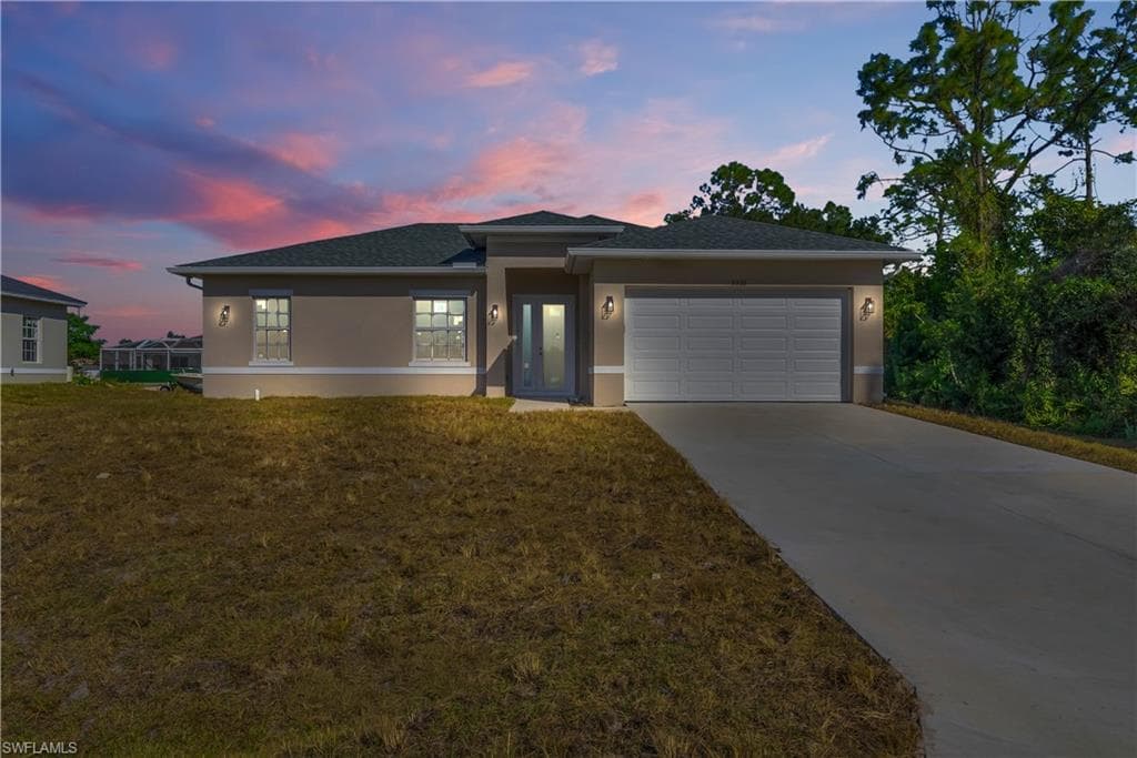 2817 8th ST W LEHIGH ACRES, FL 33971