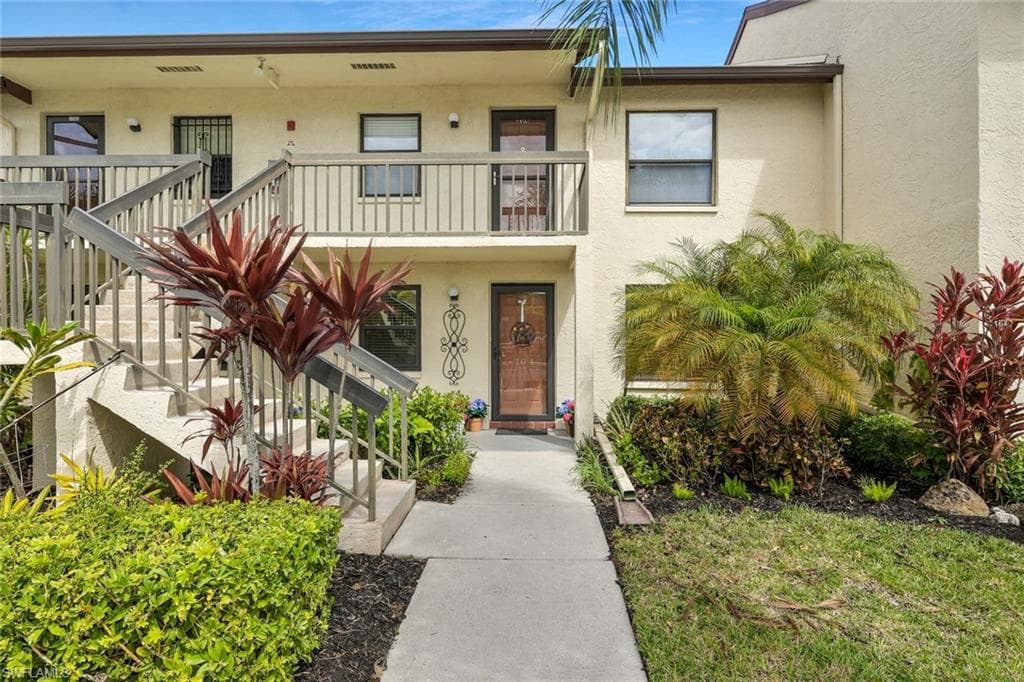 9290 Lake Park DR 104 FORT MYERS, FL 33919