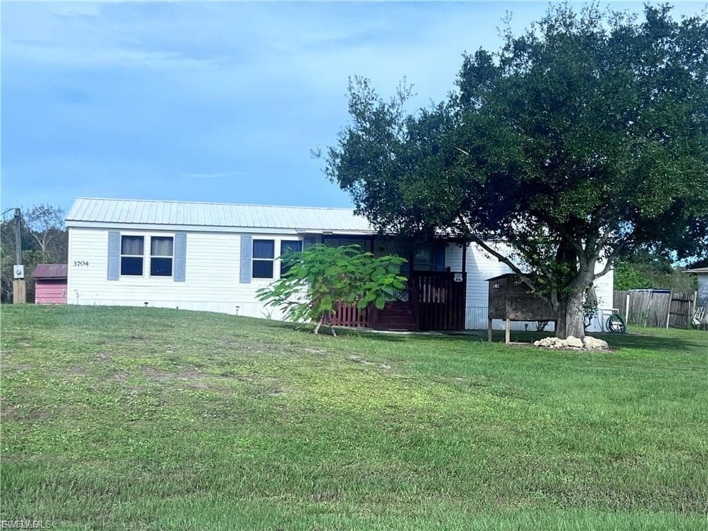 3704 Dustin DR LABELLE, FL 33935