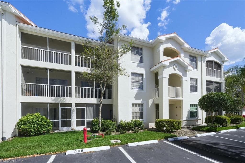 4610 Saint Croix LN 1021 NAPLES, FL 34109