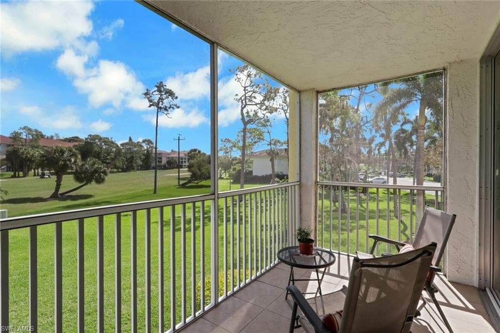 1057 Forest Lakes DR 1208 NAPLES, FL 34105