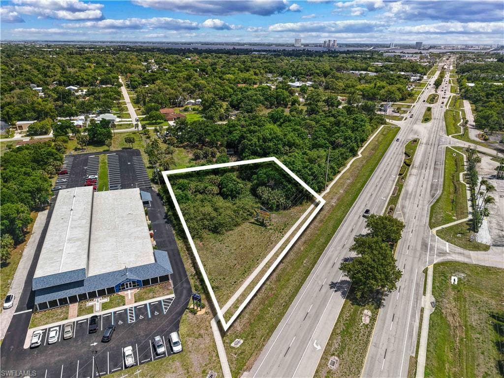 14630 N Cleveland AVE NORTH FORT MYERS, FL 33903