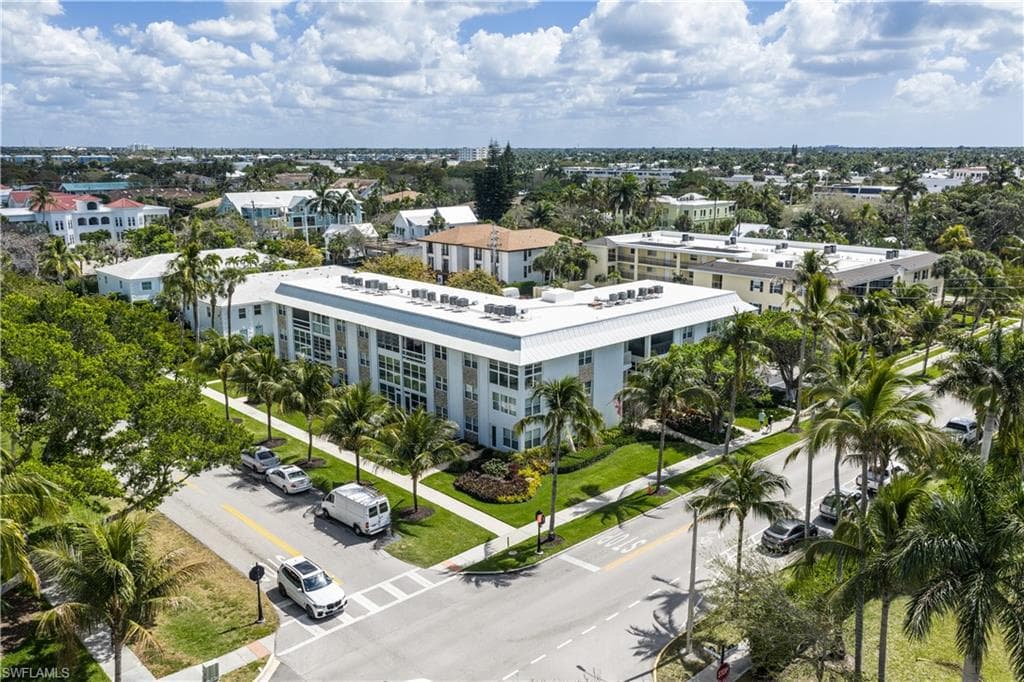 1021 3rd ST S 306 NAPLES, FL 34102
