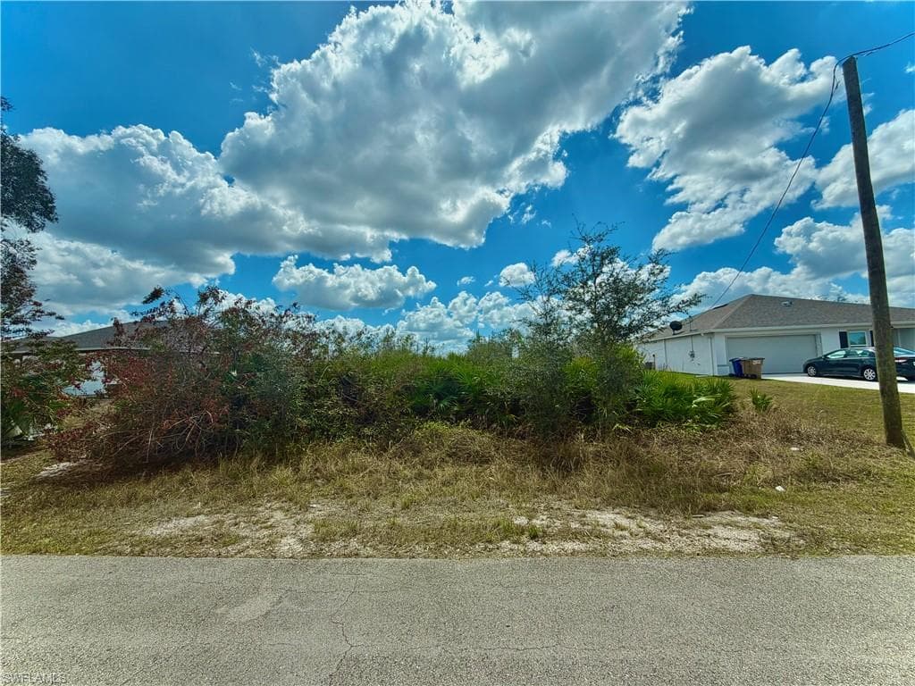 2613 71st ST W LEHIGH ACRES, FL 33971