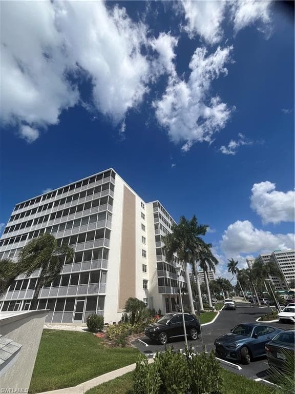 3 Bluebill AVE 207 NAPLES, FL 34108