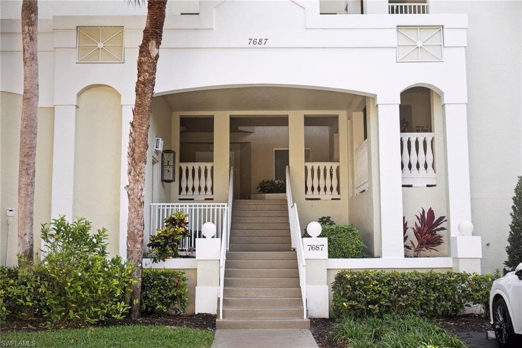 7687 Pebble Creek CIR 403 NAPLES, FL 34108