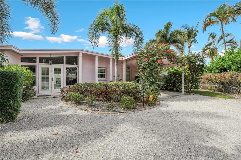 1712 Harbor LN NAPLES, FL 34104