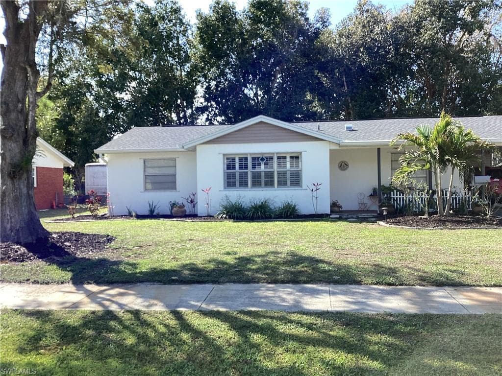 3022 Poinciana DR NAPLES, FL 34105