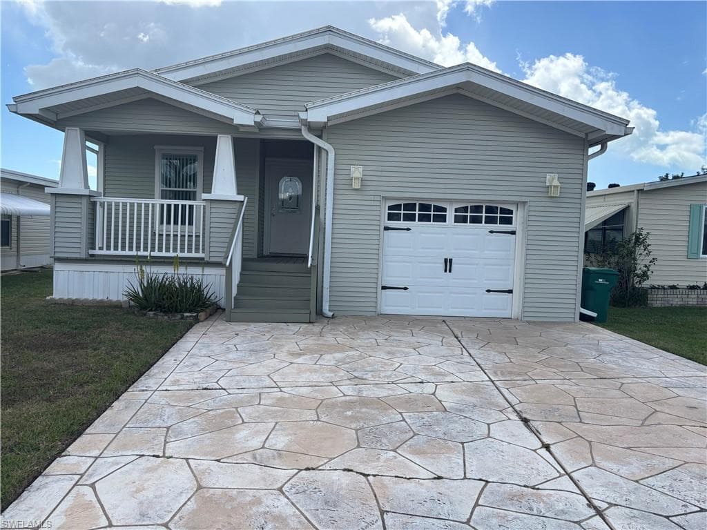 12 Aquamarine AVE 12Q NAPLES, FL 34114
