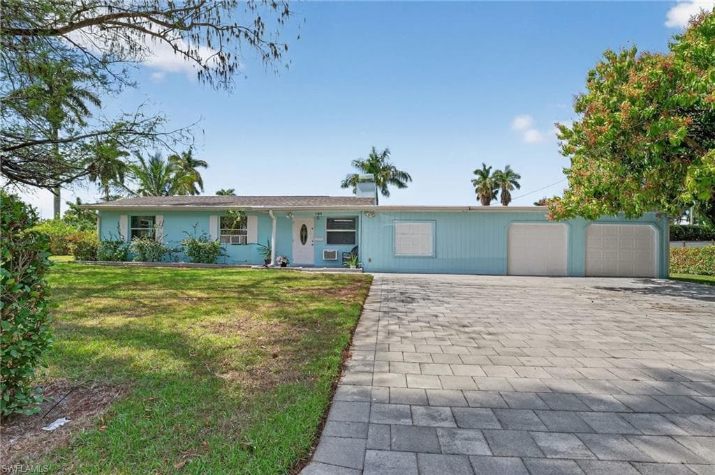 1189 6th LN N NAPLES, FL 34102