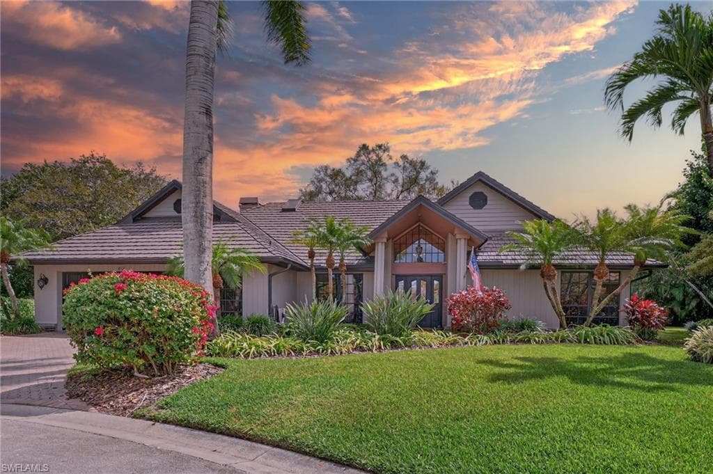 812 Pine Creek LN NAPLES, FL 34108