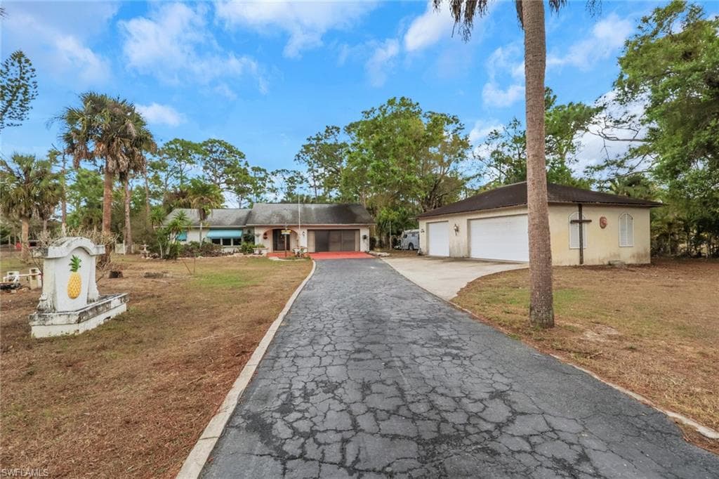 19630 Lan Shell DR NORTH FORT MYERS, FL 33917