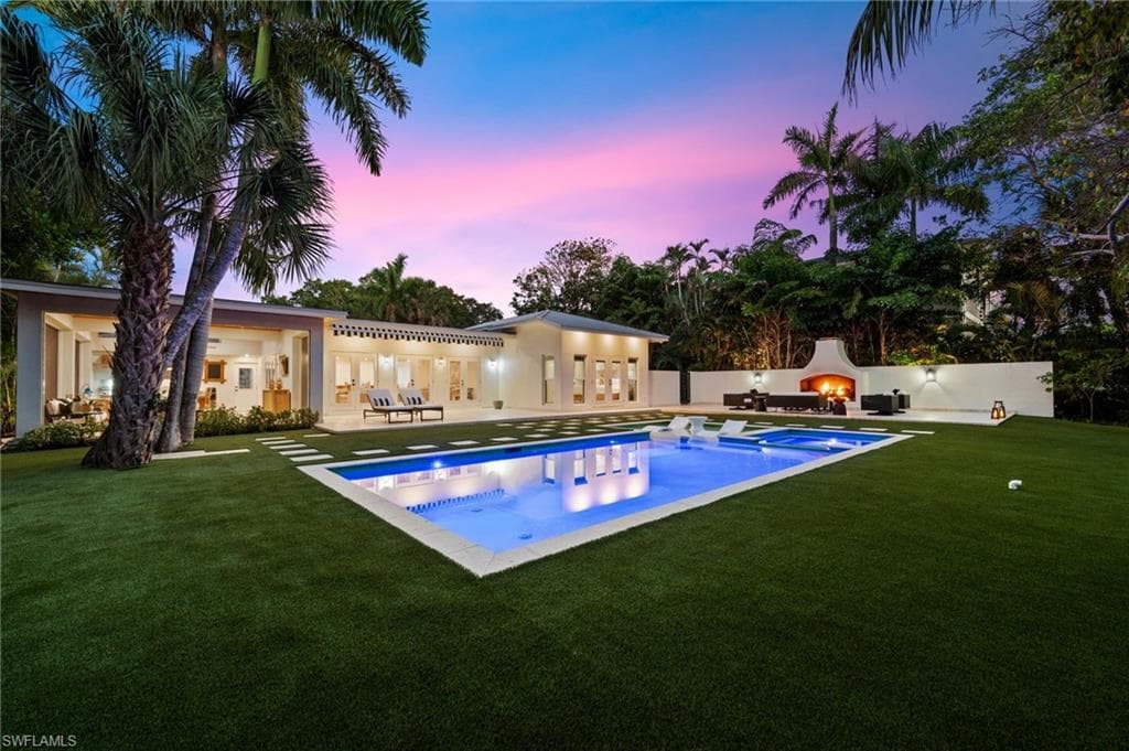 1949 ALAMANDA DR NAPLES, FL 34102