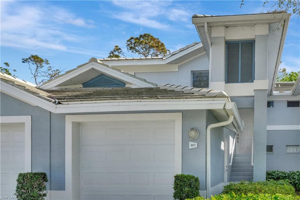 720 Tarpon Cove DR 201 NAPLES, FL 34110