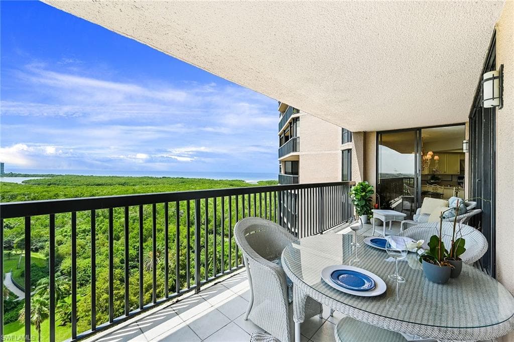 6075 Pelican Bay BLVD 1105 NAPLES, FL 34108