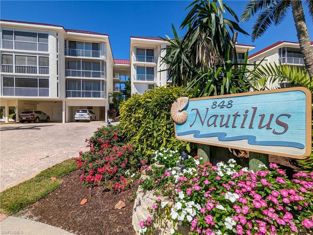 848 Collier CT 301 MARCO ISLAND, FL 34145