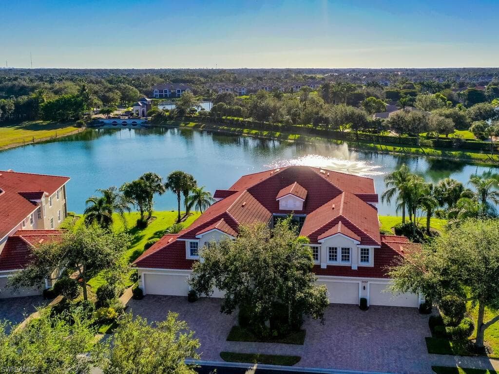 7873 Hawthorne DR 202 NAPLES, FL 34113