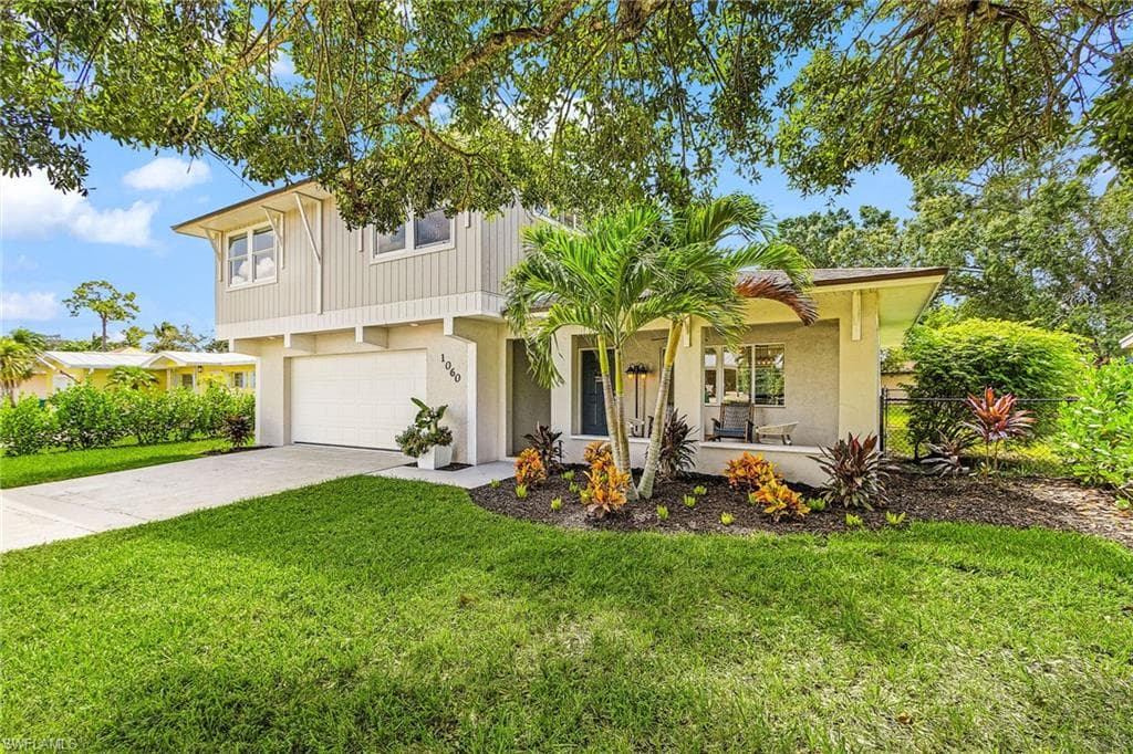 1060 Cooper DR NAPLES, FL 34103