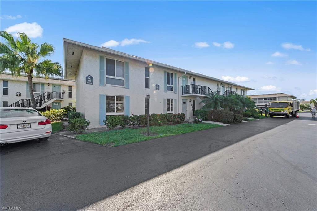 219 Palm DR 1 NAPLES, FL 34112