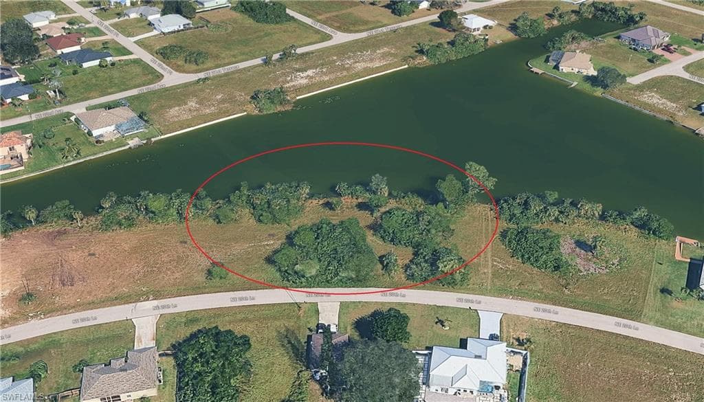 2133 NE 20th LN CAPE CORAL, FL 33909