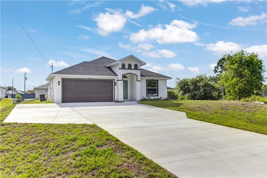 773 Bell BLVD S LEHIGH ACRES, FL 33974