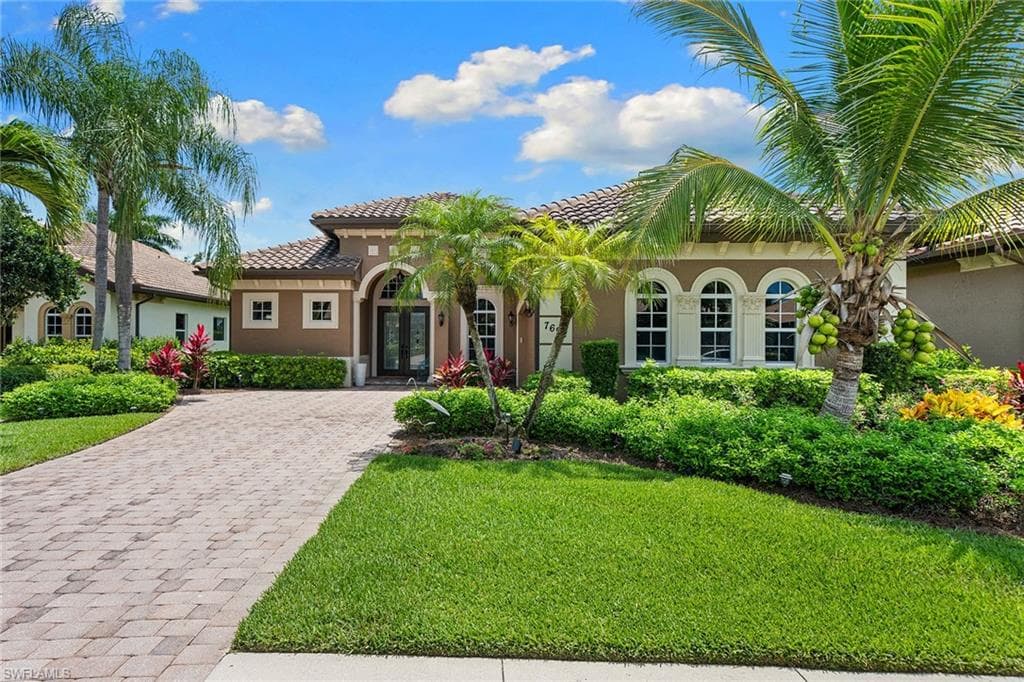 7692 Cottesmore DR NAPLES, FL 34113