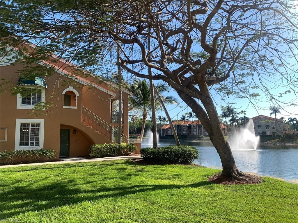 1275 Wildwood Lakes BLVD 2-108 NAPLES, FL 34104