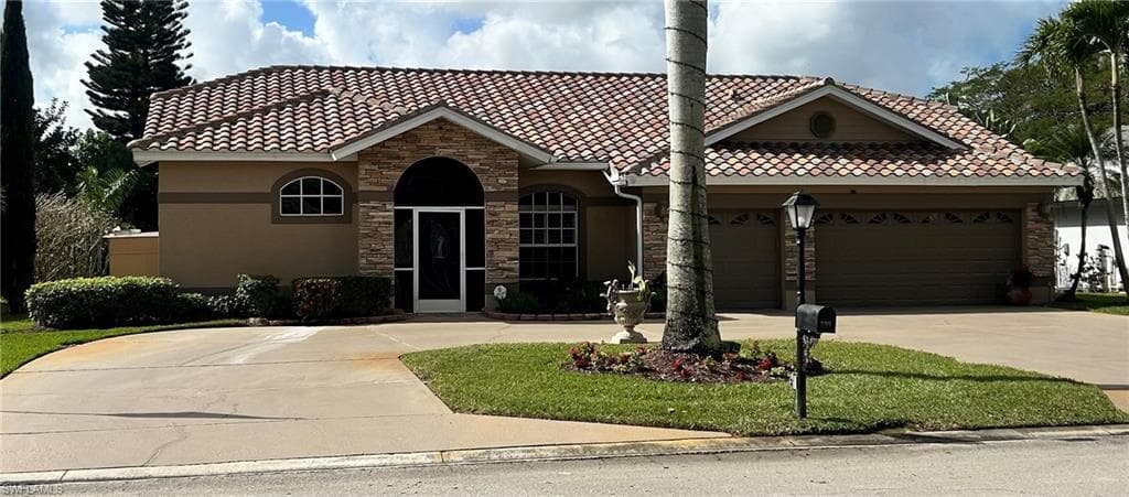 195 Palmetto Dunes CIR NAPLES, FL 34113