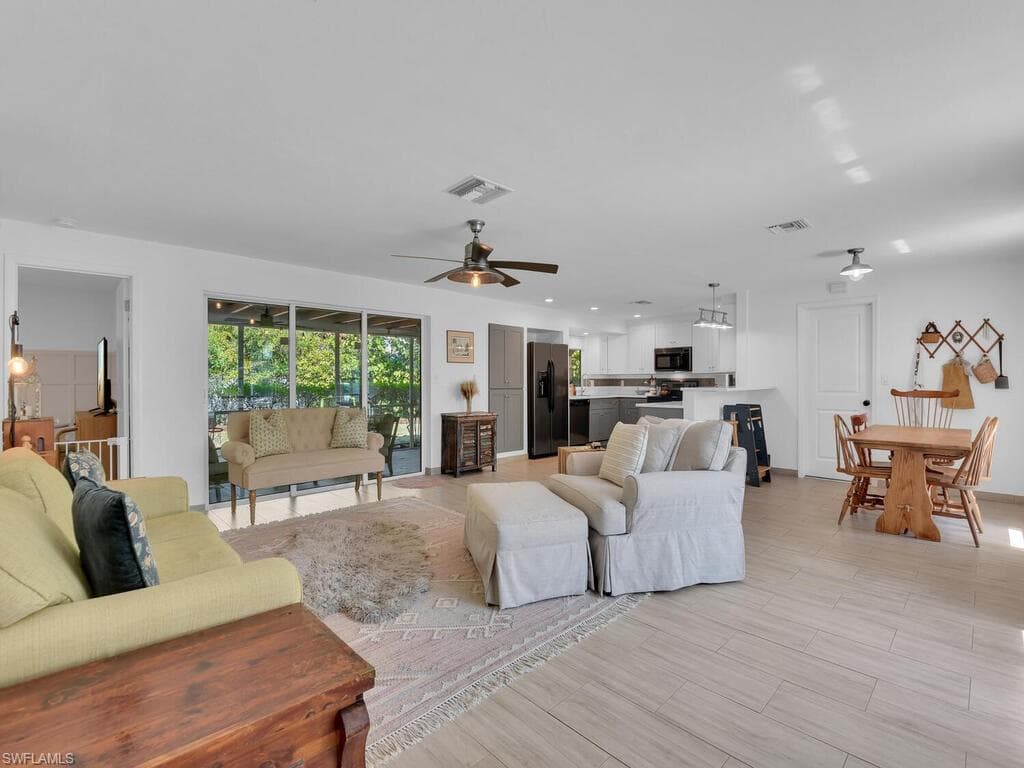 1537 Covington CIR E FORT MYERS, FL 33919