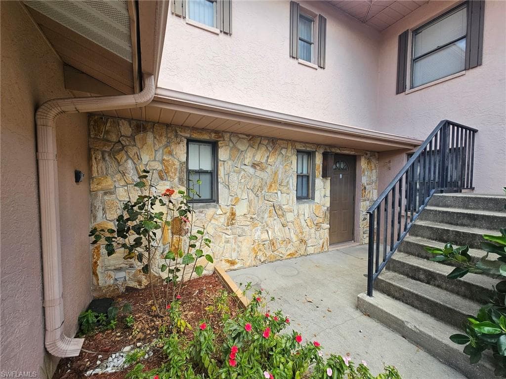 1221 SE 46th LN L CAPE CORAL, FL 33904