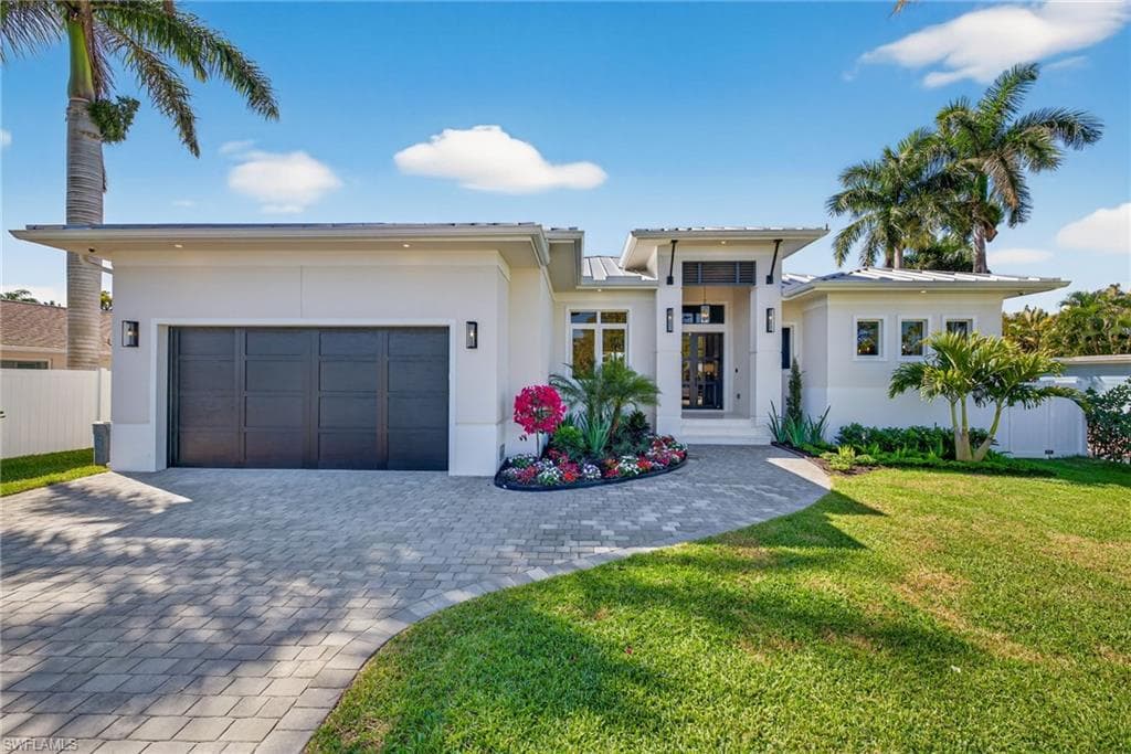 766 95th AVE N NAPLES, FL 34108