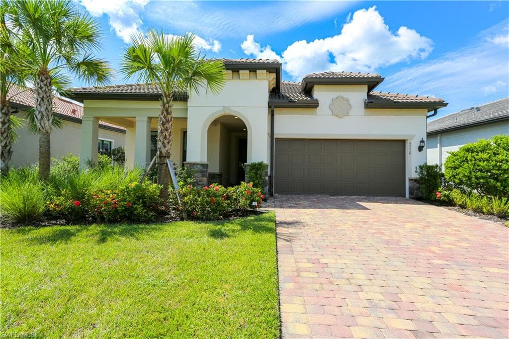 9716 Everglades DR NAPLES, FL 34120