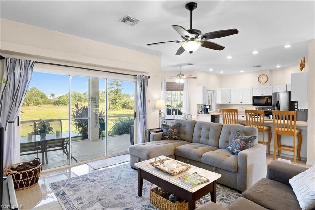 633 Charles Sise ST E LEHIGH ACRES, FL 33974