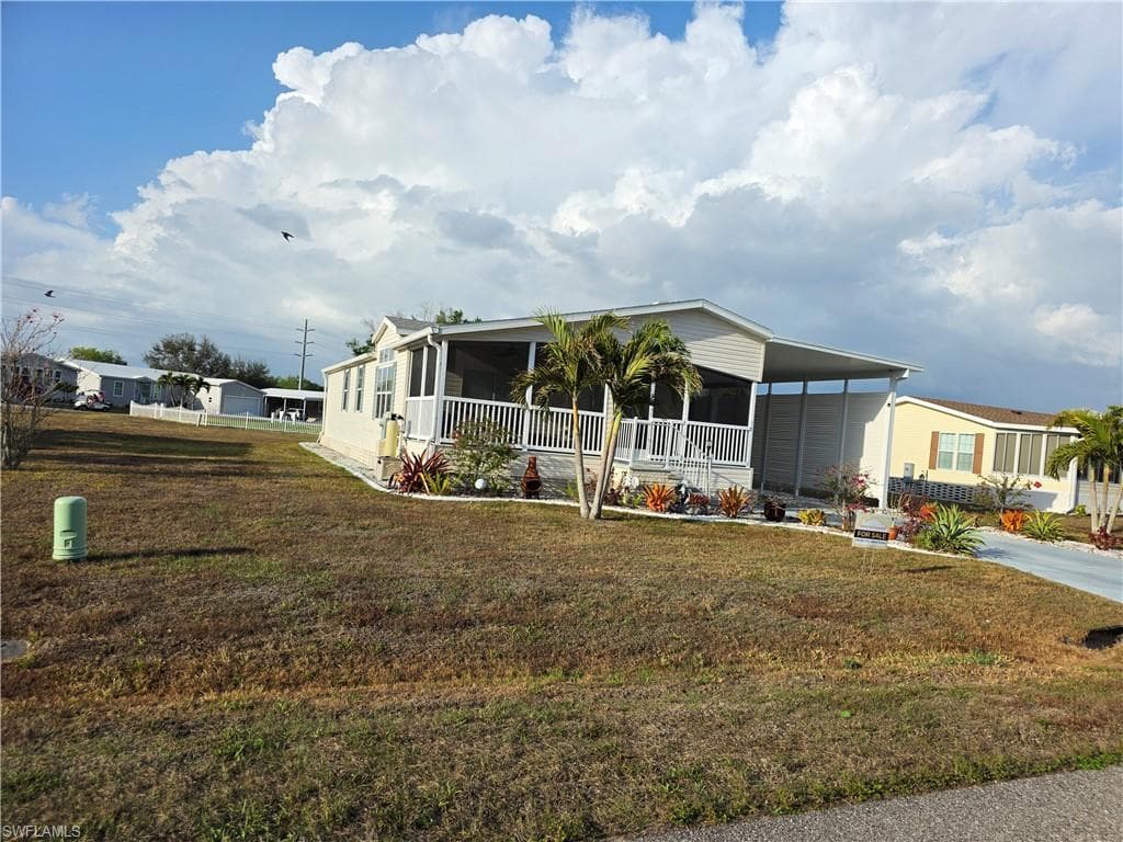 9777 Creekwood LN FORT MYERS, FL 33905