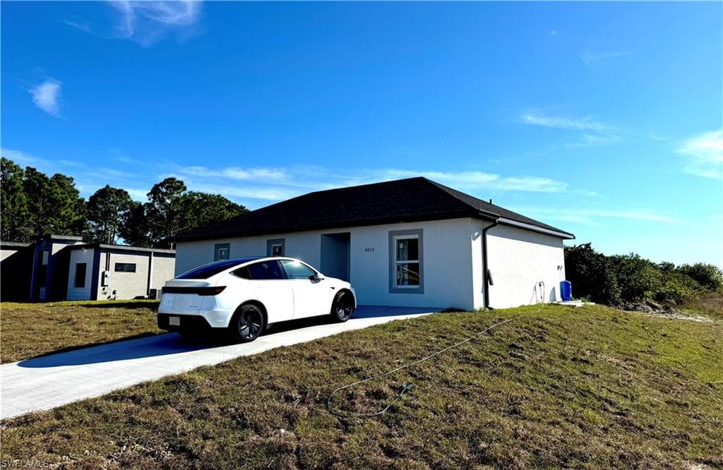3015 4th ST SW LEHIGH ACRES, FL 33976