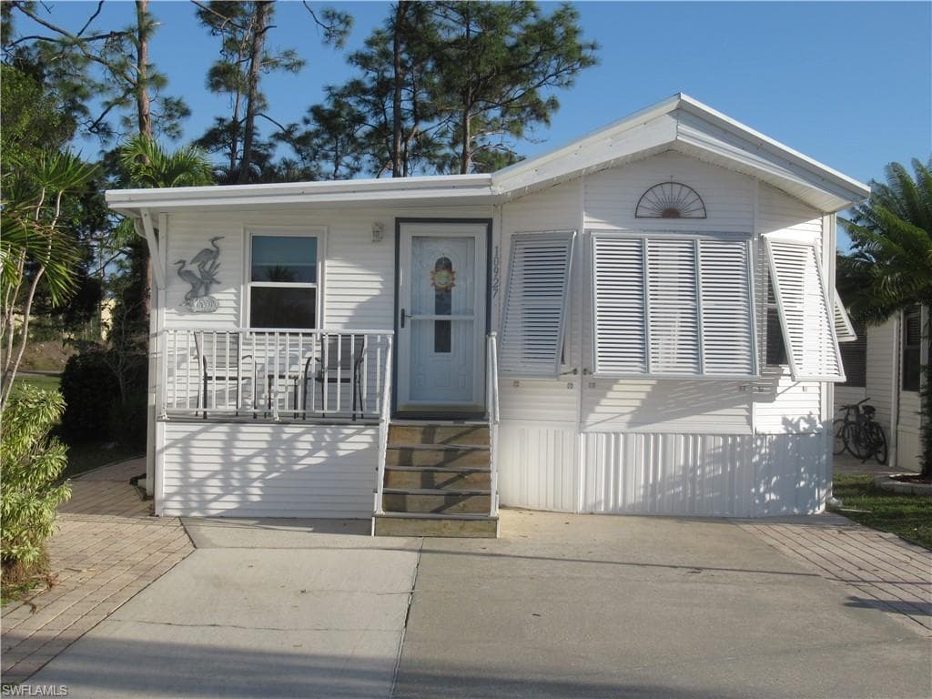 10927 Ground Dove CIR ESTERO, FL 33928