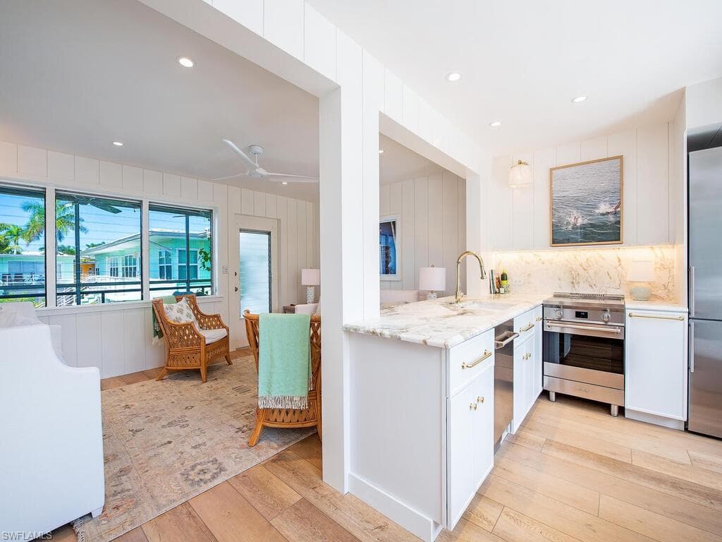 299 8th AVE S 299B NAPLES, FL 34102