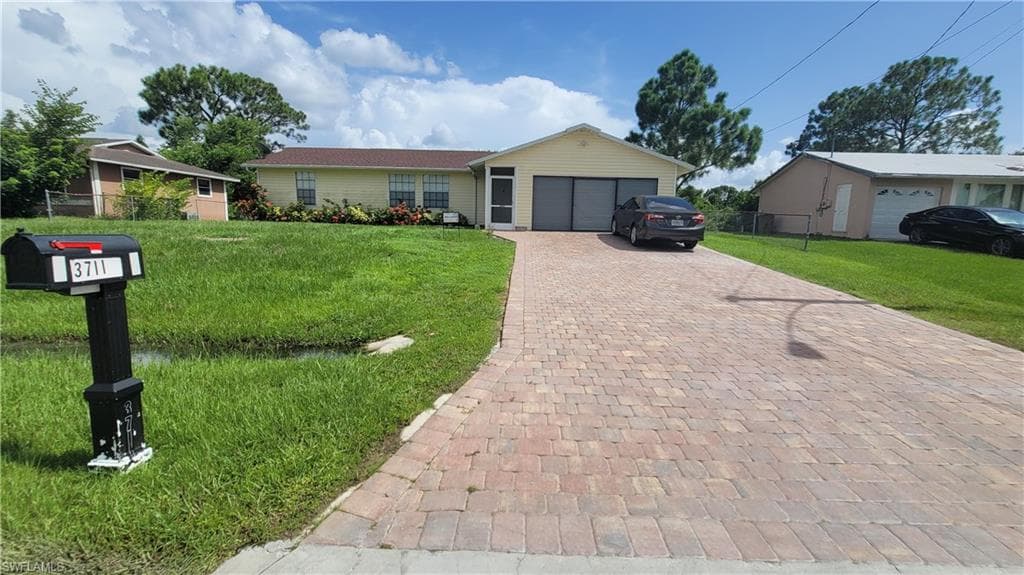 3711 10th ST SW LEHIGH ACRES, FL 33976