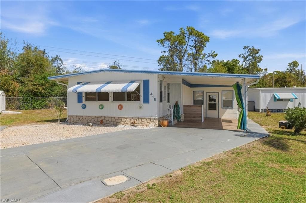 418 Timber LN N NORTH FORT MYERS, FL 33917