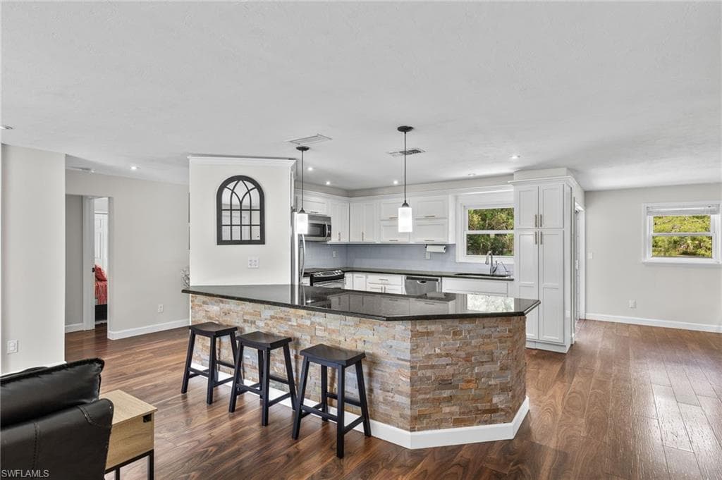 210 29th ST SW NAPLES, FL 34117