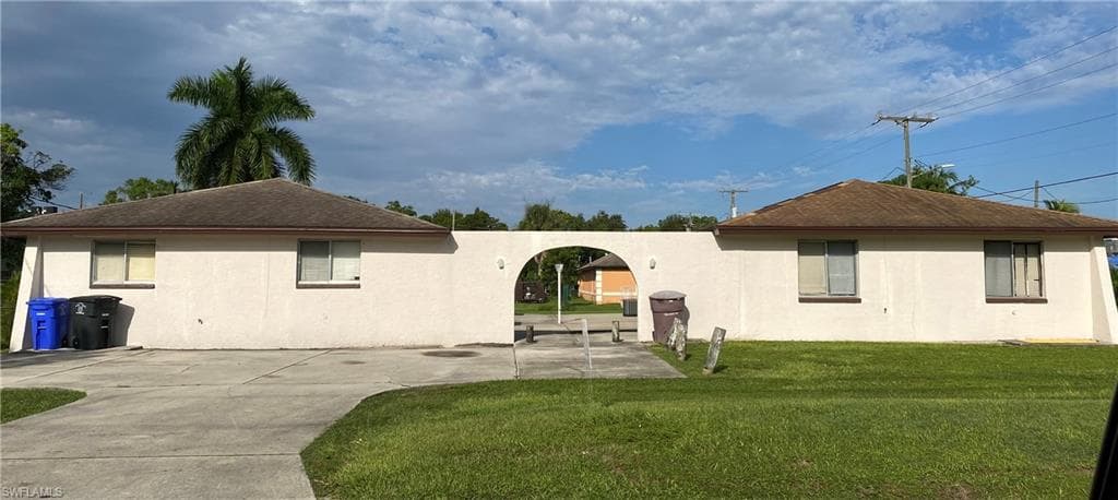 1916 High ST 1910 FORT MYERS, FL 33916