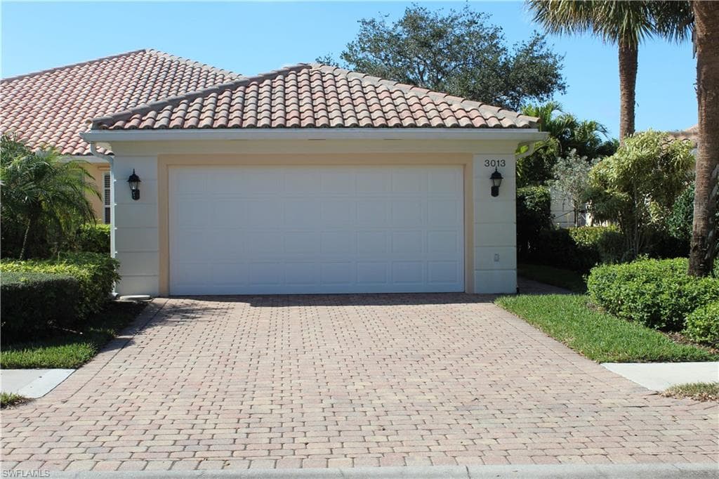3013 Futuna LN NAPLES, FL 34119