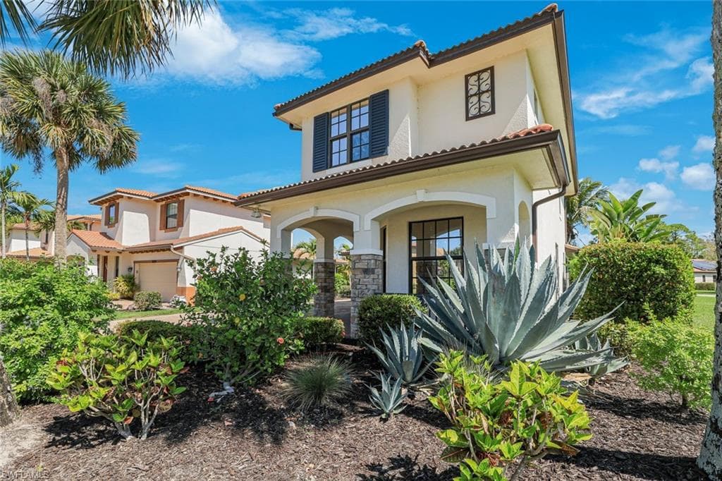 1307 Kendari TER NAPLES, FL 34113