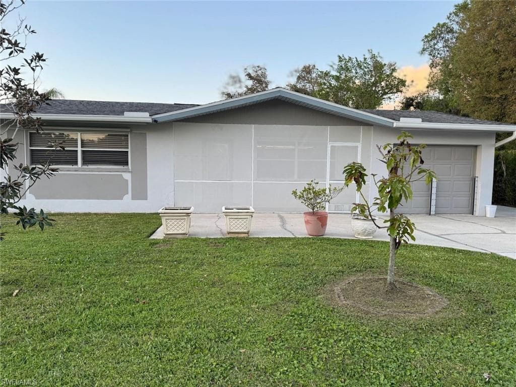 698 Muscogee DR NORTH FORT MYERS, FL 33903
